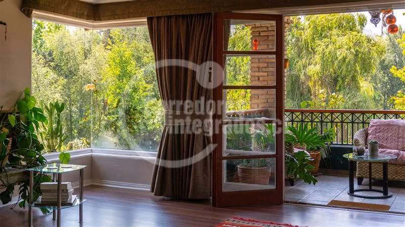 Casa en venta de 5 dorm. en Lo Barnechea