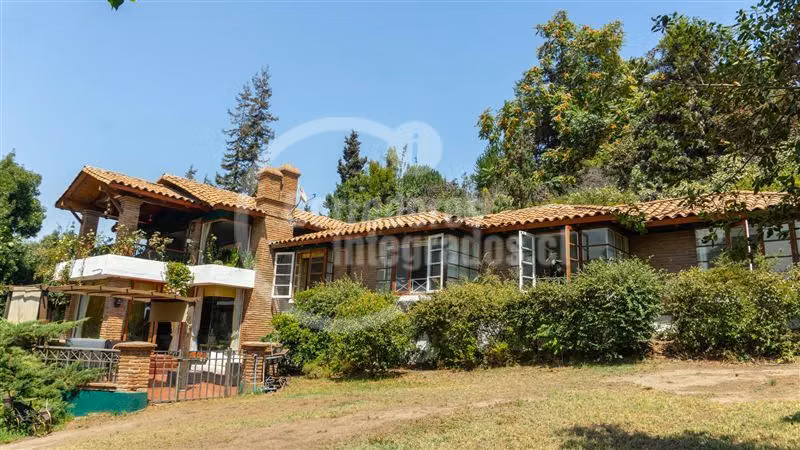 Casa en venta de 5 dorm. en Lo Barnechea