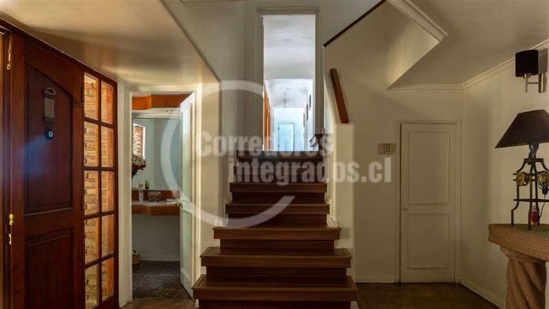 Casa en venta de 5 dorm. en Lo Barnechea