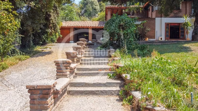 Casa en venta de 5 dorm. en Lo Barnechea