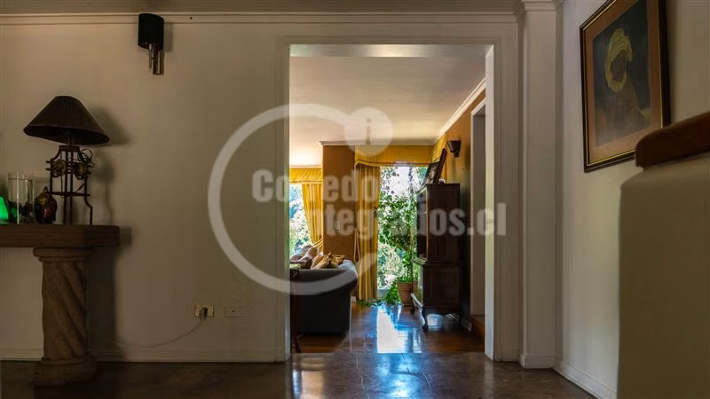 Casa en venta de 5 dorm. en Lo Barnechea