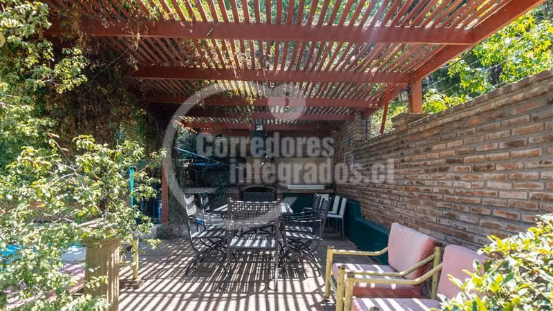 Casa en venta de 5 dorm. en Lo Barnechea