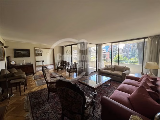 Dpto. en venta de 4 dorm. en Las Condes/BAJÓ DE PRECIO