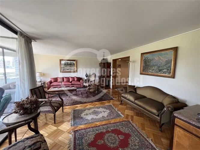 Dpto. en venta de 4 dorm. en Las Condes/BAJÓ DE PRECIO