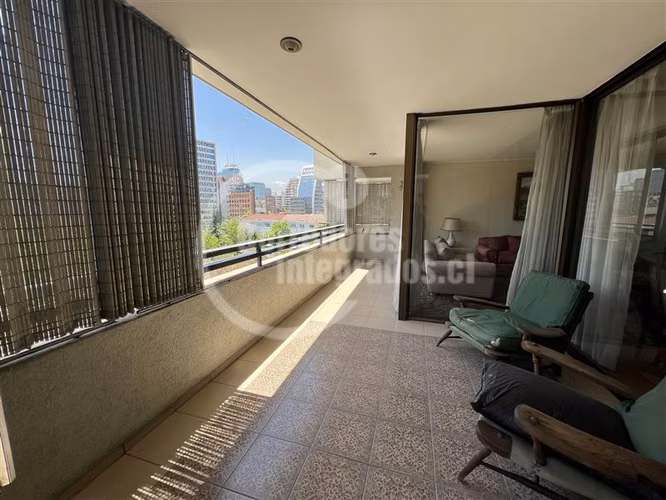Dpto. en venta de 4 dorm. en Las Condes/BAJÓ DE PRECIO