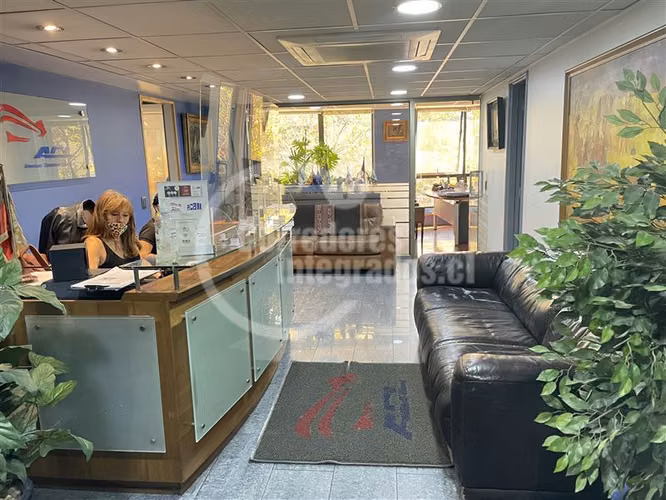 Oficina en venta en Providencia excelente