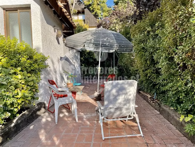 Acogedora casa en venta de 6 dorm. en los Domínicos, piscina