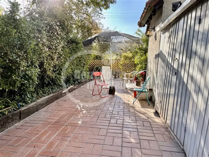 Acogedora casa en venta de 6 dorm. en los Domínicos, piscina