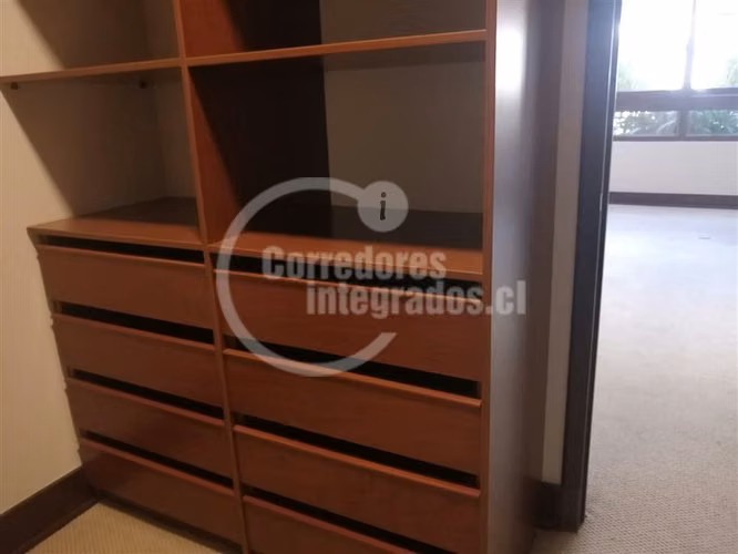 Amplio departamento en venta de 3+1 dorm. en Lo Barnechea