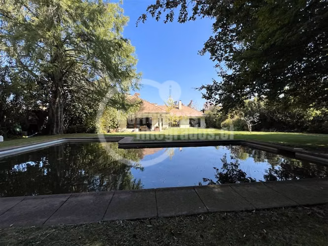San Damian Casa en venta de 7 dorm. en Las Condes