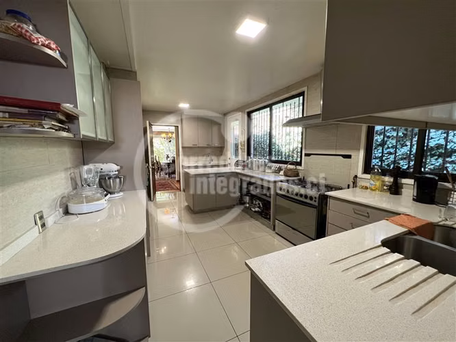 San Damian Casa en venta de 7 dorm. en Las Condes