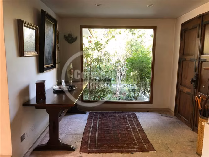 Casa en arriendo de 8 dorm. en Lo Barnechea