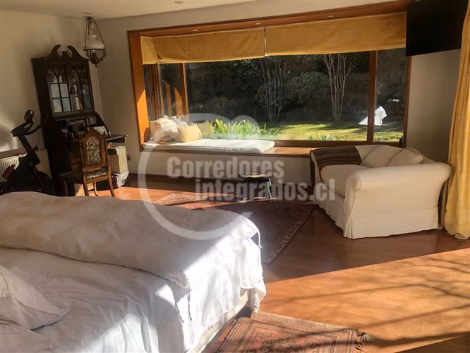 Casa en arriendo de 8 dorm. en Lo Barnechea