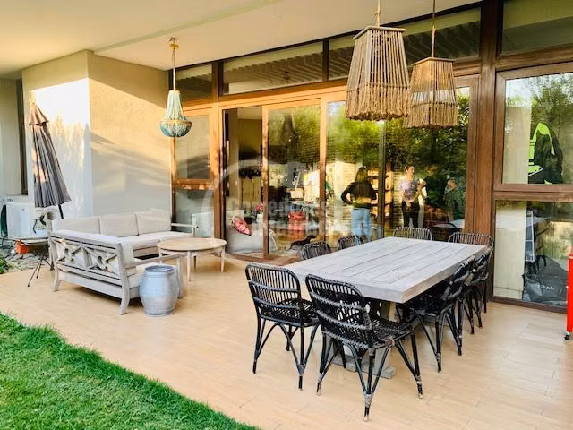 Espectacular Duplex En Vitacura ,magnificas areas verdes