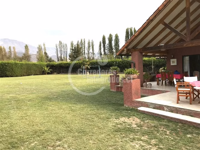 Casa en venta en Pirque