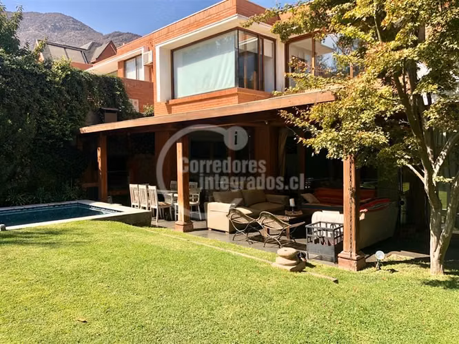 Excelente casa mucha seguridad, 5 dorm, San Carlos Apoquindo