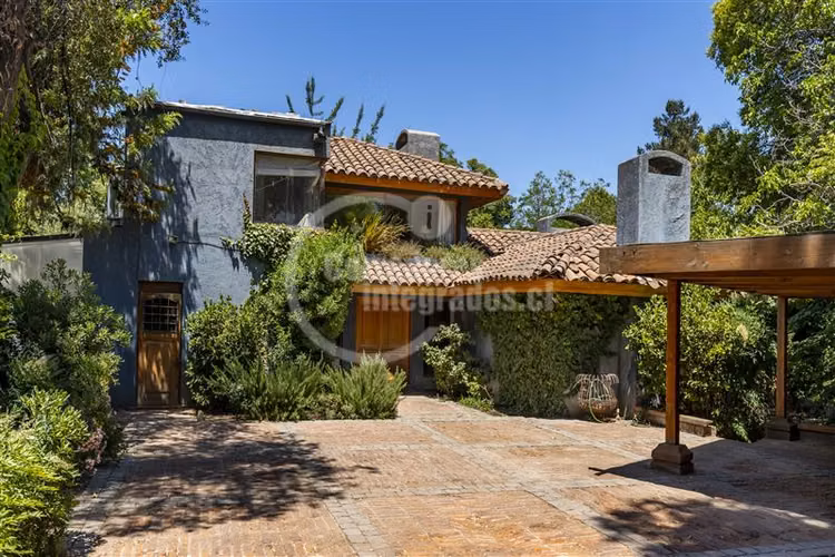 Casa en venta colinda con club Golf Lo Barnechea