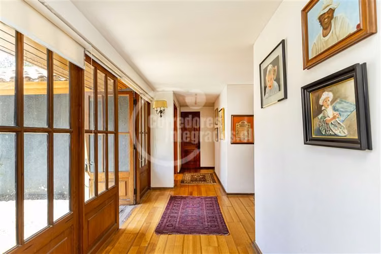 Casa en venta colinda con club Golf Lo Barnechea