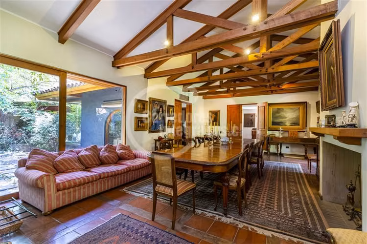 Casa en venta colinda con club Golf Lo Barnechea