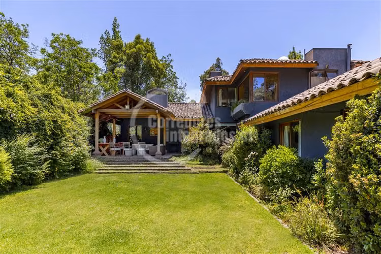 Casa en venta colinda con club Golf Lo Barnechea