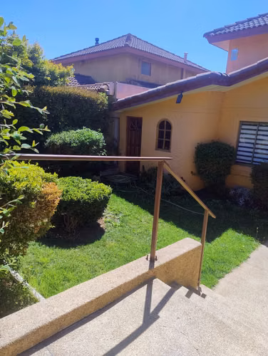 En Curauma-Hermosa casa esquina 3d, 3b, 2 estacionamientos.