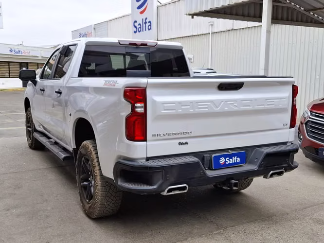 Chevrolet Silverado AT10 4X4 5.3 AUT (C)	 2025 - Imagen 4