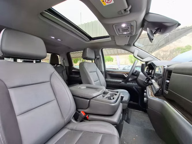 Chevrolet Silverado AT10 4X4 5.3 AUT (C)	 2025 - Imagen 18