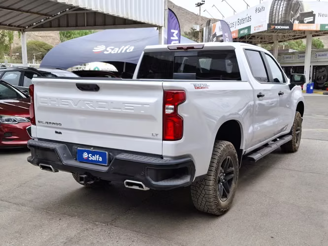 Chevrolet Silverado AT10 4X4 5.3 AUT (C)	 2025 - Imagen 2