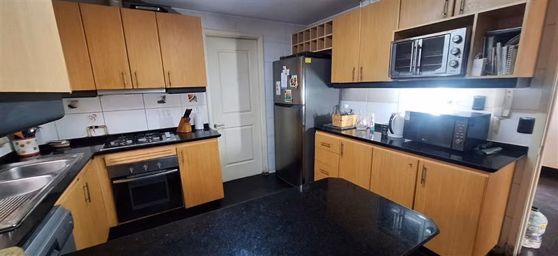 Casa en venta de 4 dorm. en Colina