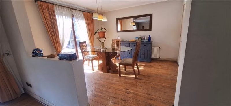 Casa en venta de 4 dorm. en Colina
