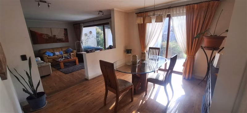 Casa en venta de 4 dorm. en Colina