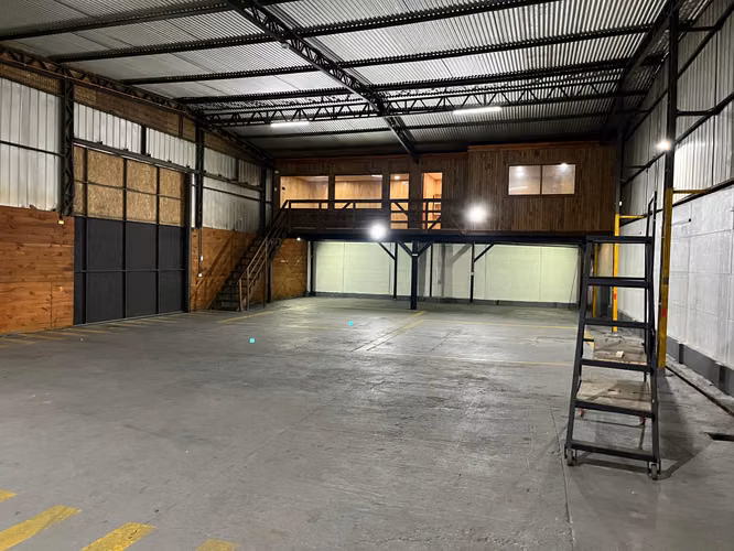 Espaciosa Bodega, Ideal para Inversión (154430)