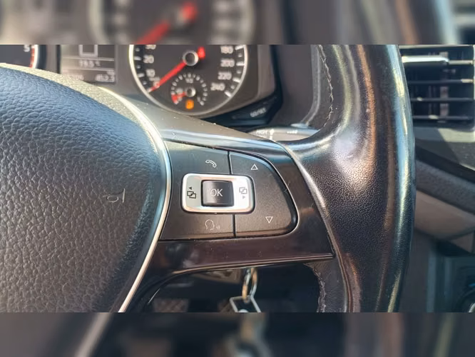 VOLKSWAGEN AMAROK 2023
