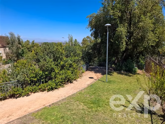 Casa aislada 4D con vista en condominio Puente Alto