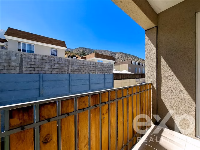 Casa aislada 4D con vista en condominio Puente Alto