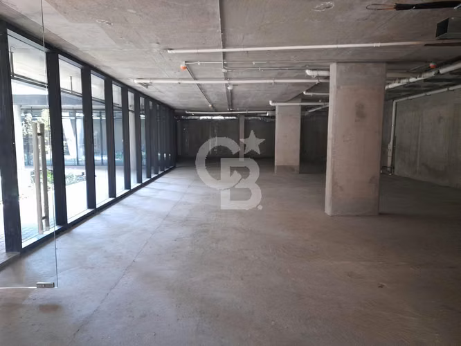 Local comercial de 110 m2, Metro Manquehue