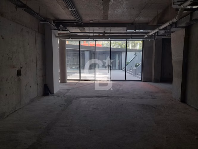 Local comercial de 110 m2, Metro Manquehue