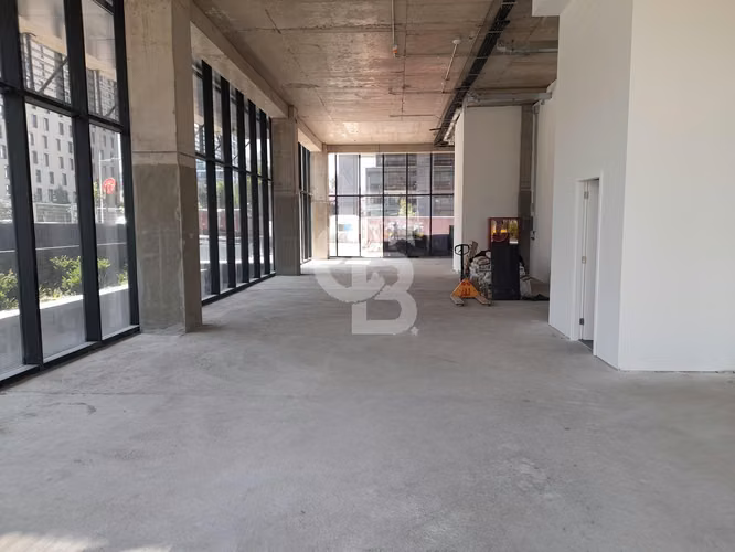 Local comercial de 110 m2, Metro Manquehue