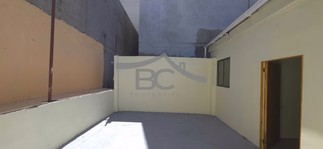 Se arrienda local comercial en pleno centro. (154522)