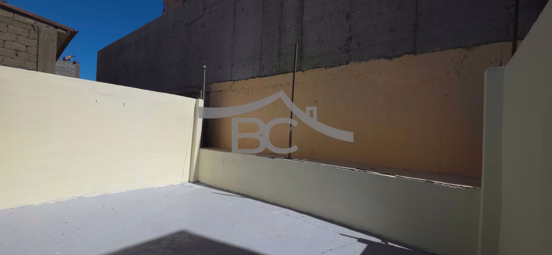 Se arrienda local comercial en pleno centro. (154522)