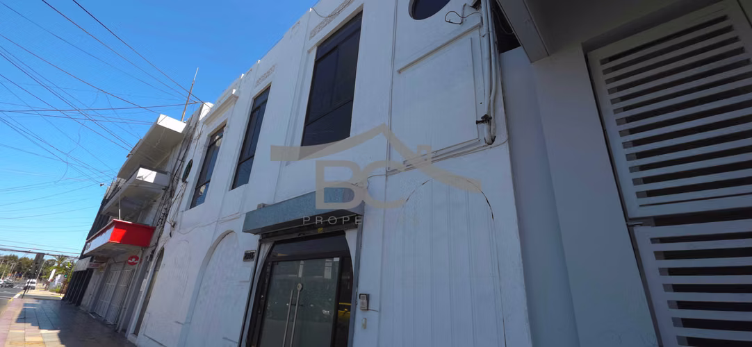Se arrienda local comercial en pleno centro. (154522)