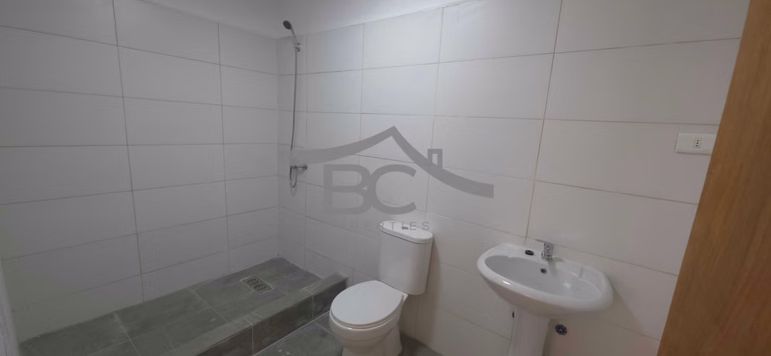 Se arrienda local comercial en pleno centro. (154522)