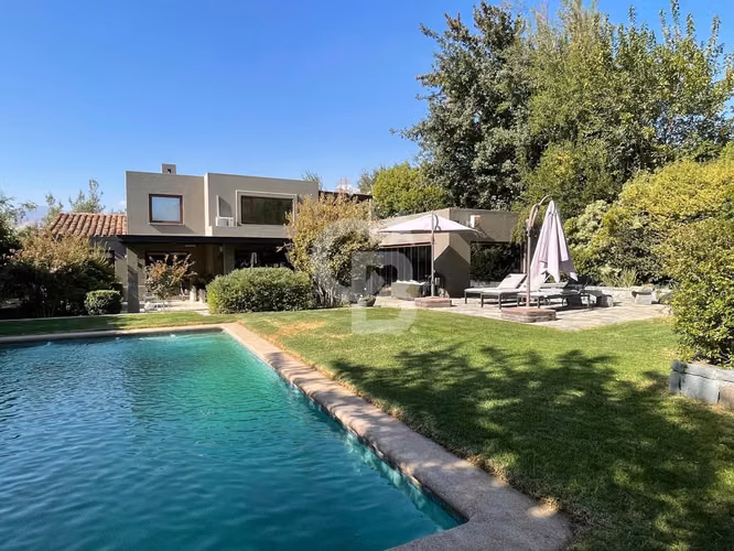 Excelente Casa en Condominio de  Chicureo