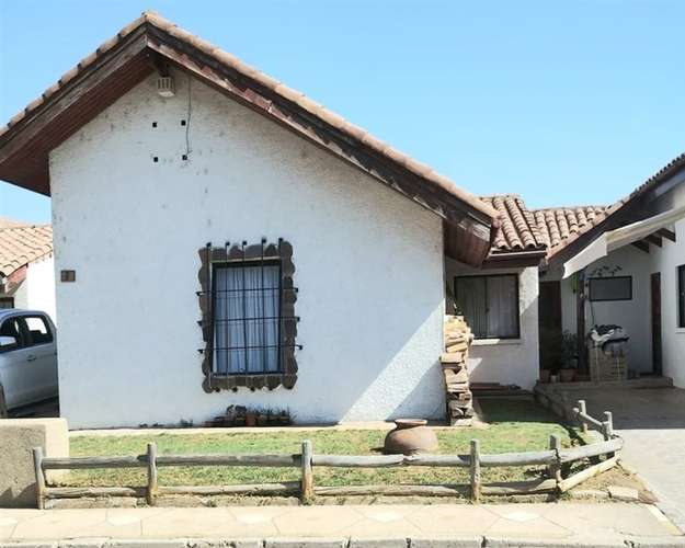 Casa en venta en condominio 4 dormitorios en Limache viejo