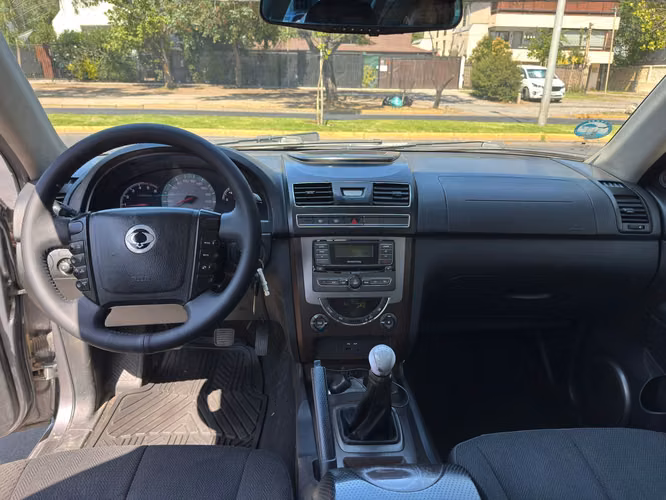 SSANGYONG REXTON W DIESEL 2.0 TURBO DIESEL MEC 6 VEL 3 CORRIDAS 2015