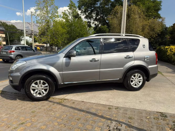 SSANGYONG REXTON W DIESEL 2.0 TURBO DIESEL MEC 6 VEL 3 CORRIDAS 2015