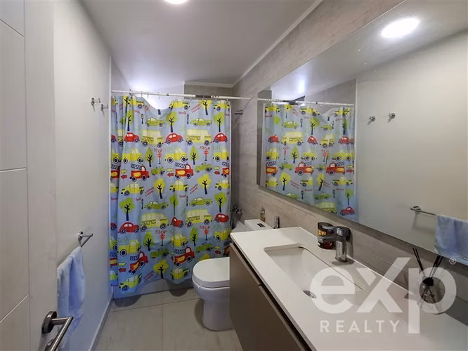 Casa con terraza panorámica y vista a Santiago en Alto Macul