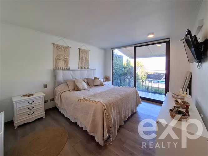 Casa con terraza panorámica y vista a Santiago en Alto Macul