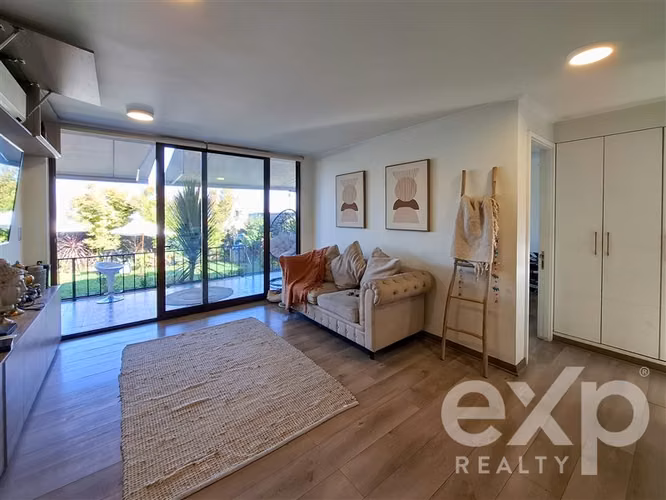Casa con terraza panorámica y vista a Santiago en Alto Macul