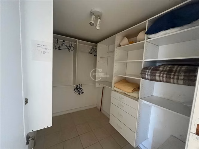 Departamento en venta de 4 dorm. en Santo Domingo